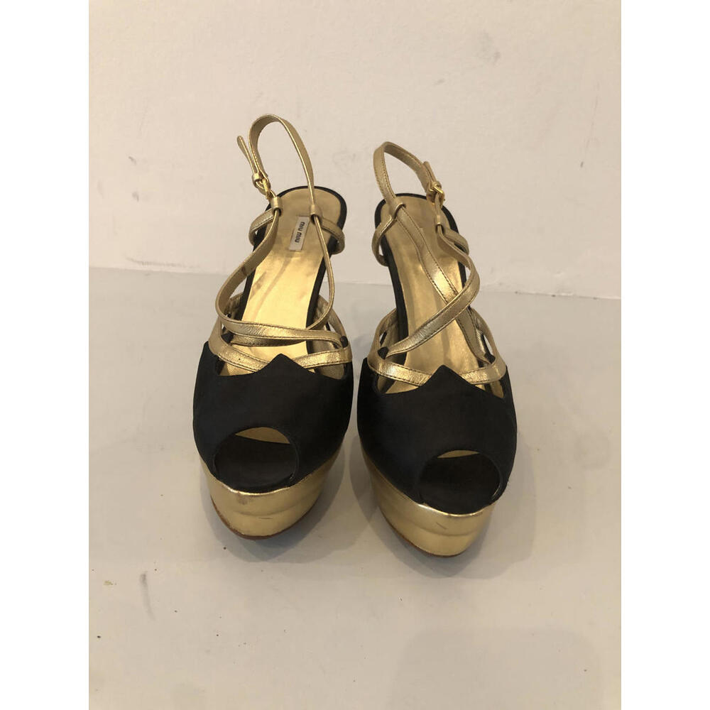 Chic Black and Gold Platform Heels